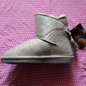 Bearpaw girl boots